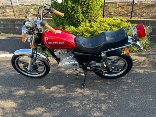 スズキ　GN125H カスタム　赤　弾丸マフラー　旧車スタイル　吸い込み　