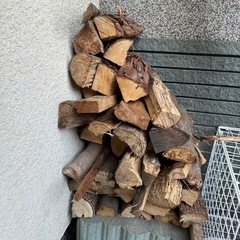 薪。キャンプなどにいかがですか