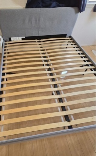 SLATTUMファブリックベッドフレーム
