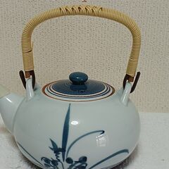 最終値下げ、持ち手付き急須&蓋付き湯飲み５個セットの画像