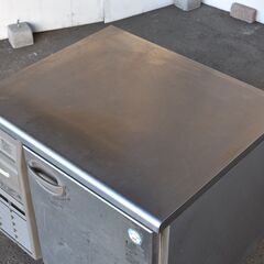 【ヤ取6/23終了】≪yt1282ジ≫ 福島工業 業務用冷蔵庫 YRW-090RM2 右開き 幅90cm 1ドア コールドテーブル AC100V 2018年製 製造番号8J-21831 現状品 60324-09の画像