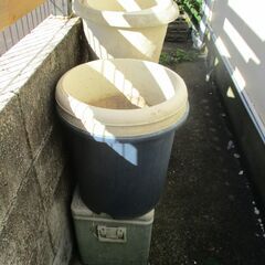 【中古プラスチック】丸中植木鉢~丸大植木鉢10個口・四角中植木鉢...