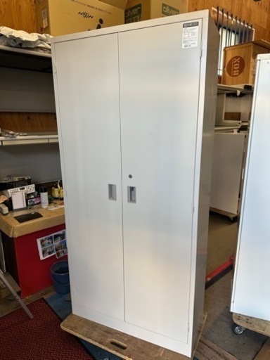 コクヨ　両開き書庫　カギ有り 幅88 奥40 高さ185cm