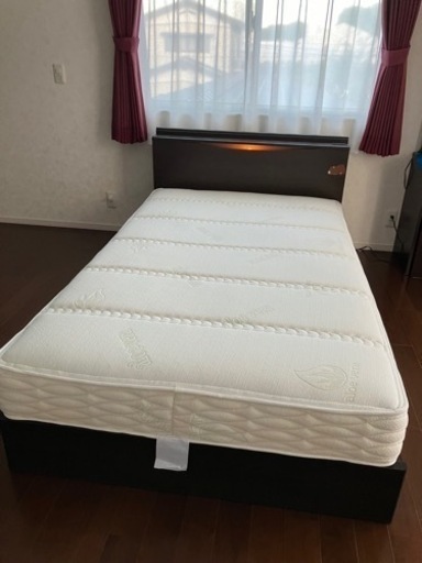 「決定」収納、コンセントつきセミダブルベットフレーム＋マットレス