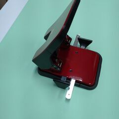 マックス パンチ  50枚開け 2穴 レッド DP-50T　800円の画像
