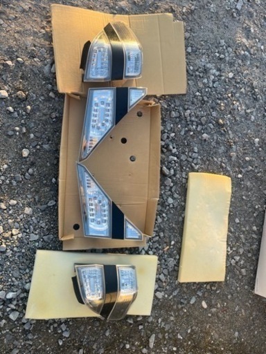 20ヴェルファイア　テールランプ　一式