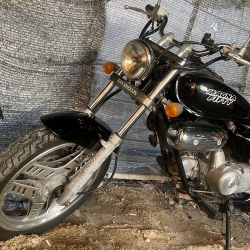 HONDA 
マグナ50