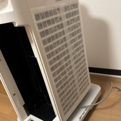 シャープ　加湿空気清浄機 KC-E50-W（ホワイト系）の画像