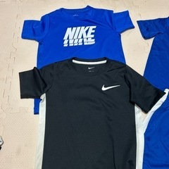 NIKE 　男の子　4枚　　セットアップ
の画像