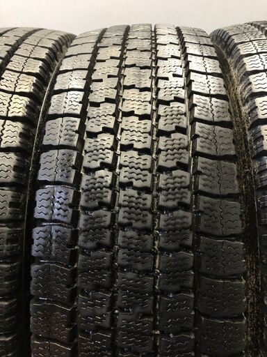 TOYO DELVEX M935 205/70R17.5 115/113N LT 17.5インチ ライトトラック用 スタッドレス 6本
