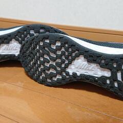 お買い上げ有り難うございます。28,0cmナイキのジョギング用スニーカーの画像