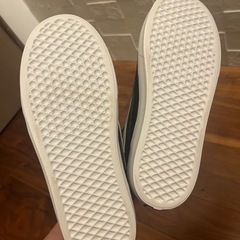VANS ハイカット スニーカー 23cm 未使用 ブラック 靴/バッグ 靴 スニーカーの画像