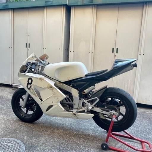 NSF100 実働 車体 スペアエンジン付き　スペアパーツ多数 約２台分