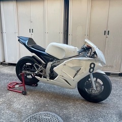 NSF100 実働 車体 スペアエンジン付き　スペアパーツ多数 ...