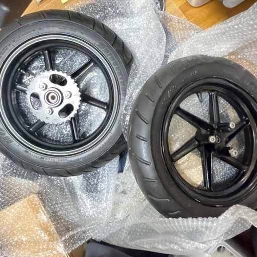 NSF100 実働 車体 スペアエンジン付き　スペアパーツ多数 約２台分