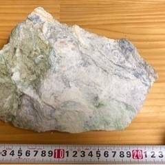 糸魚川産　翡翠（ヒスイ）原石