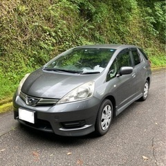 フィットシャトル　ホンダ　低走行距離　ガンメタ　グレー　低燃費
