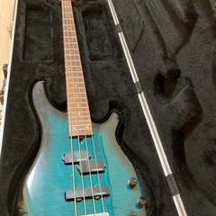 Fernandes　ベース