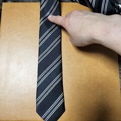 USED スーツカンパニー THE SUITS COMPANY　ネクタイ黒地の画像
