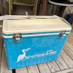 ダイワ　26Lクーラー
ボックス 魚釣り用 アウトドア 保冷 