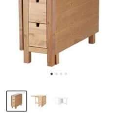 家具 収納家具 キャビネットと椅子の画像
