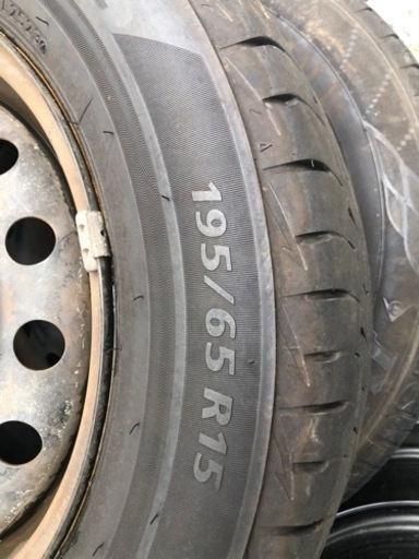 車のパーツ タイヤ、ホイール