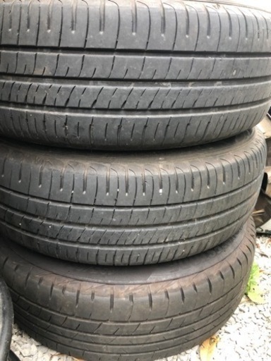 車のパーツ タイヤ、ホイール