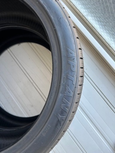 車のパーツ タイヤ、ホイール