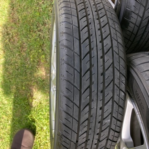 車のパーツ タイヤ、ホイール