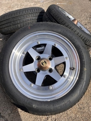 車のパーツ タイヤ、ホイール