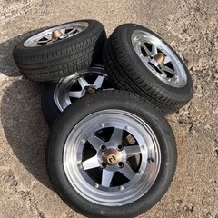 車のパーツ タイヤ、ホイール