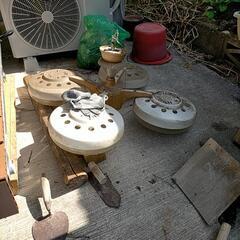 収納ケース、電灯の画像