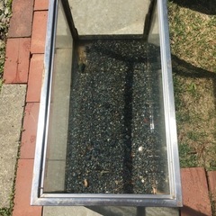 漏れてる水槽の画像