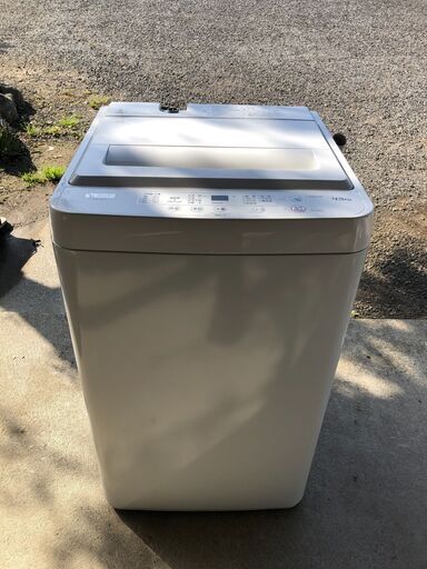YAMADA 縦型洗濯機 　YWM-T45H1　2022年製　4.5㎏ 時短洗濯最短10分!!黒カビを抑制！ステンレス層