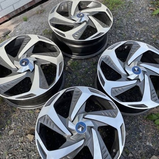 プリウスホイール　モデリスタホイール　タイヤ新品18インチ