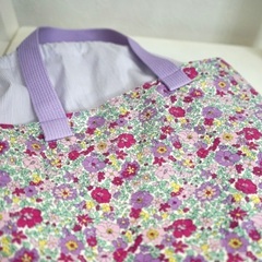 リバティの花柄バッグ。ハンドメイド。巾着、ティッシュケースつき！の画像