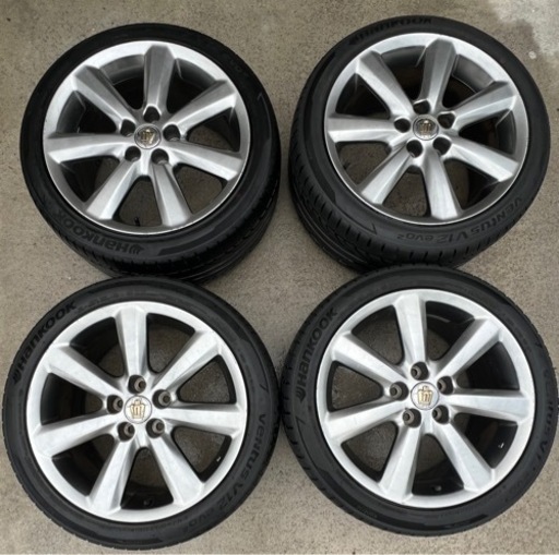 車のパーツ タイヤ、ホイール