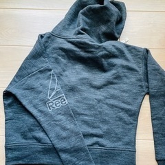新品☆リーボックパーカー レディースの画像
