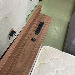 【お取引中】棚2杯付き コンセント読書灯付属 ダブルベッド ダークブラウン★4516★の画像