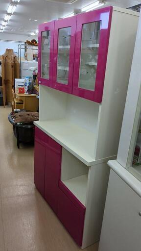 3面食器棚★ピンク色、幅100×奥行41㎝×高さ178㎝【こちらは店舗です。浜村鹿野温泉ICから3分 買取本舗 宮本リサイクル 営業時間９～１９時 定休日水曜日】