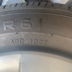 車のパーツ タイヤ、ホイールの画像