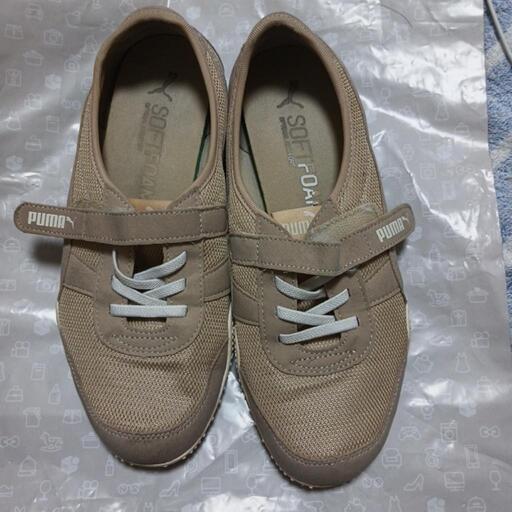 PUMA　スニーカー