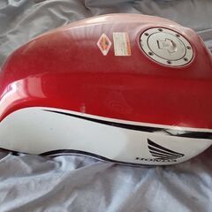 CB750 タンク テ－ルカウル 破損ありの画像