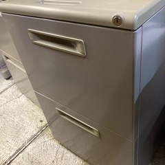 ウチダ　キャスター付きワゴン書庫　鍵付き