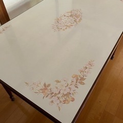 ダイニングテーブル