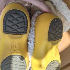 値下げ　26から27　クロックスブーツ　黄色　の画像