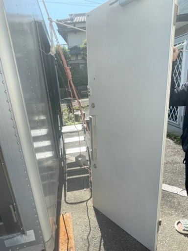 玄関　ドア　　家具