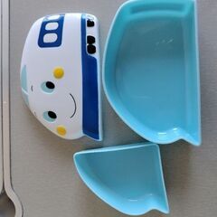 🉐値下げ🌟サンリオ　新幹線お弁当箱の画像