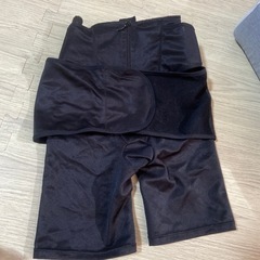 骨盤矯正1枚と出産用パンツ4枚の画像