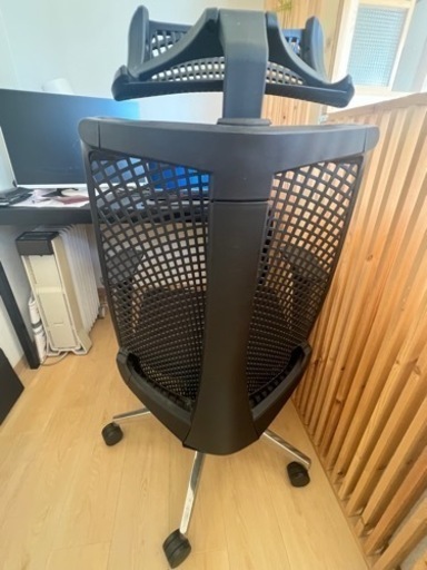 イトーキ サリダ YL9(去年買った、原価4万6千)